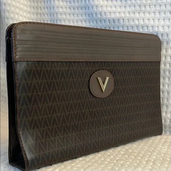 Mario Valentino Clutch